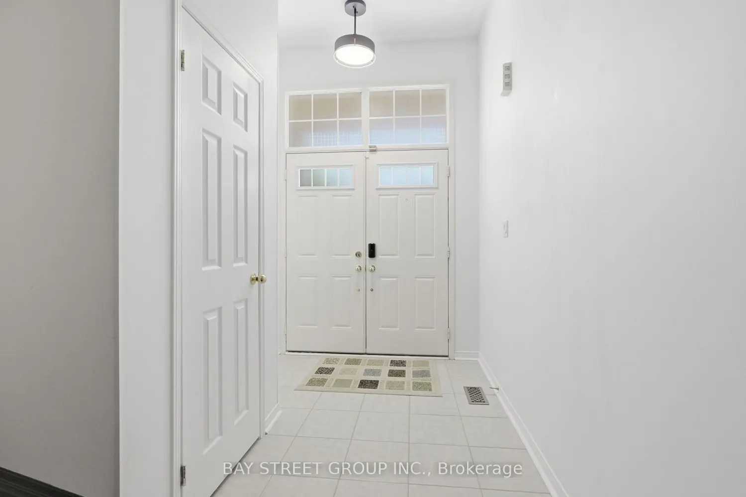 26 Chambersburg Way photo 3