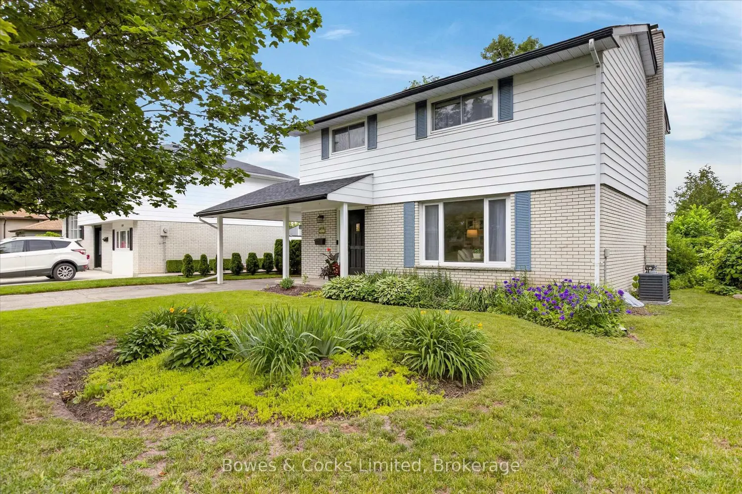 1228 Bathurst Street photo 2