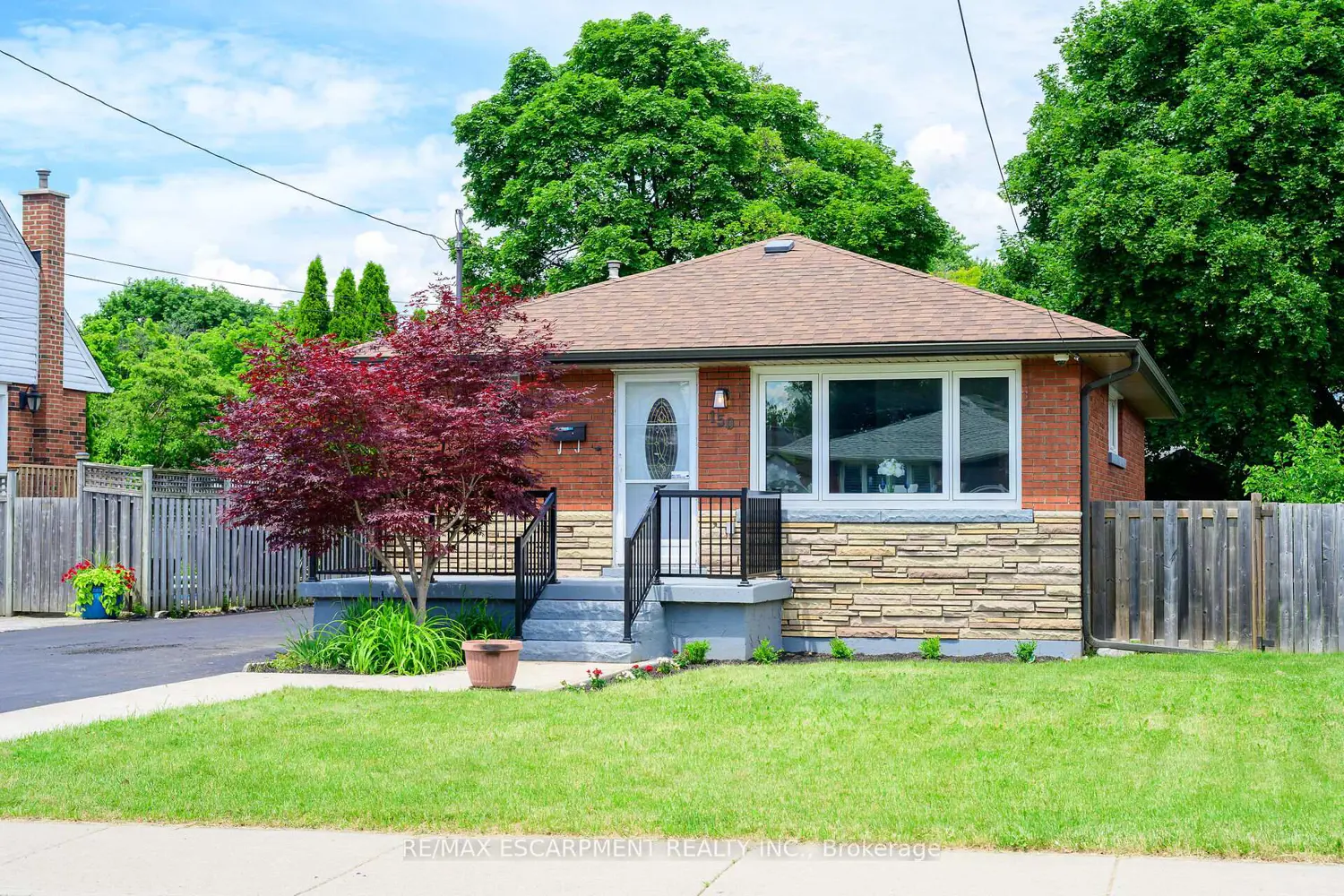150 Howard Avenue photo 2