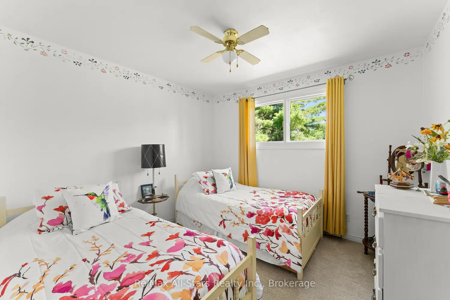 19 Janet Drive photo 5