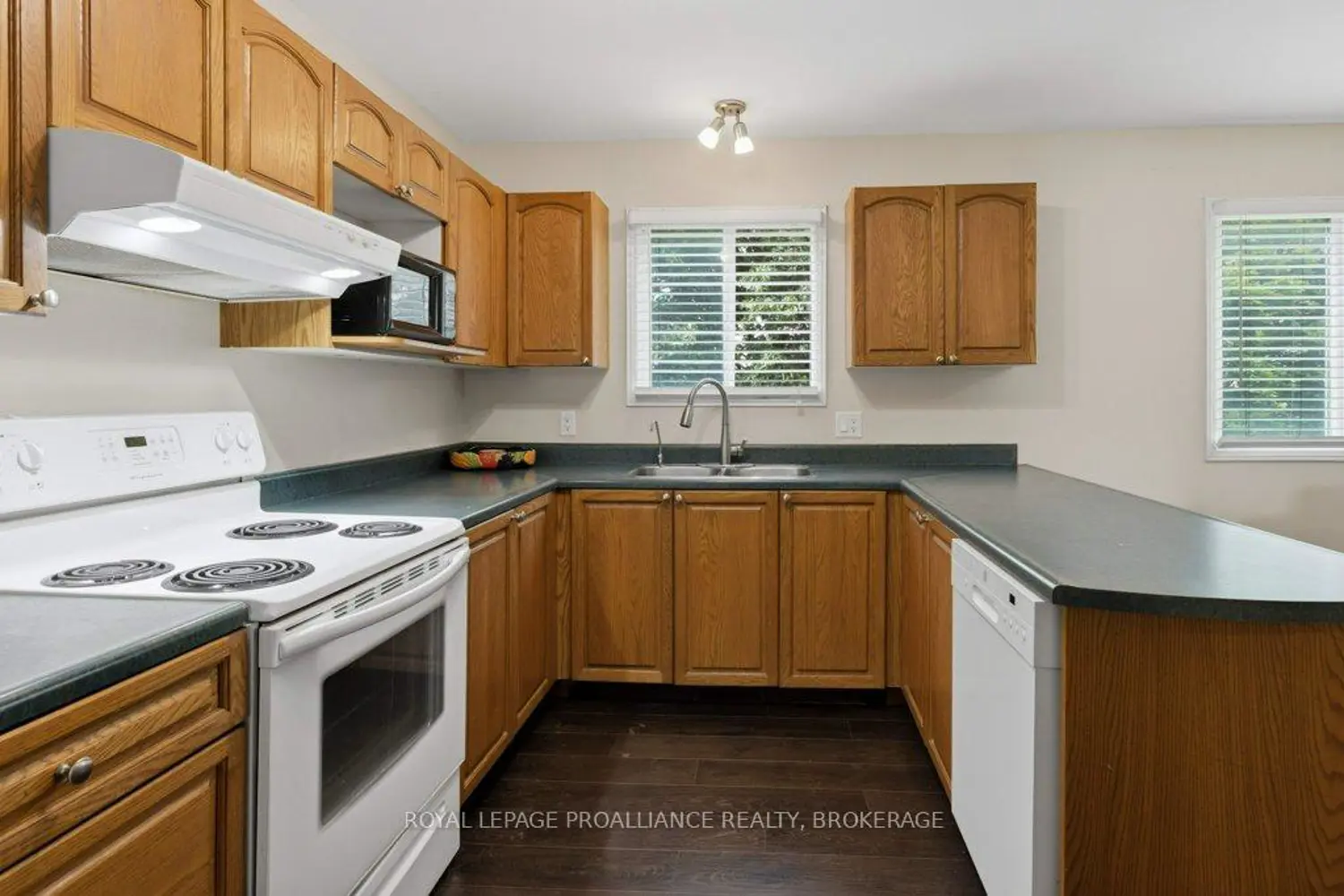 882 Winchester Lane photo 4