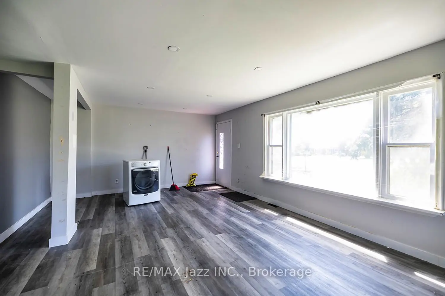 2216 Highway 2 photo 5