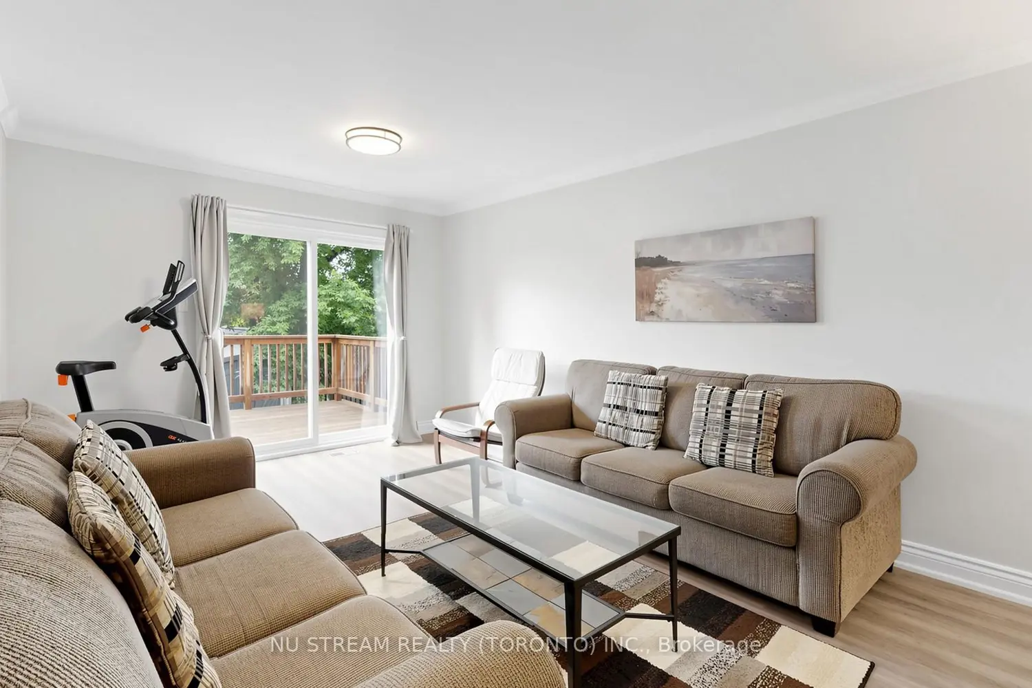 17 Newlands Avenue photo 4