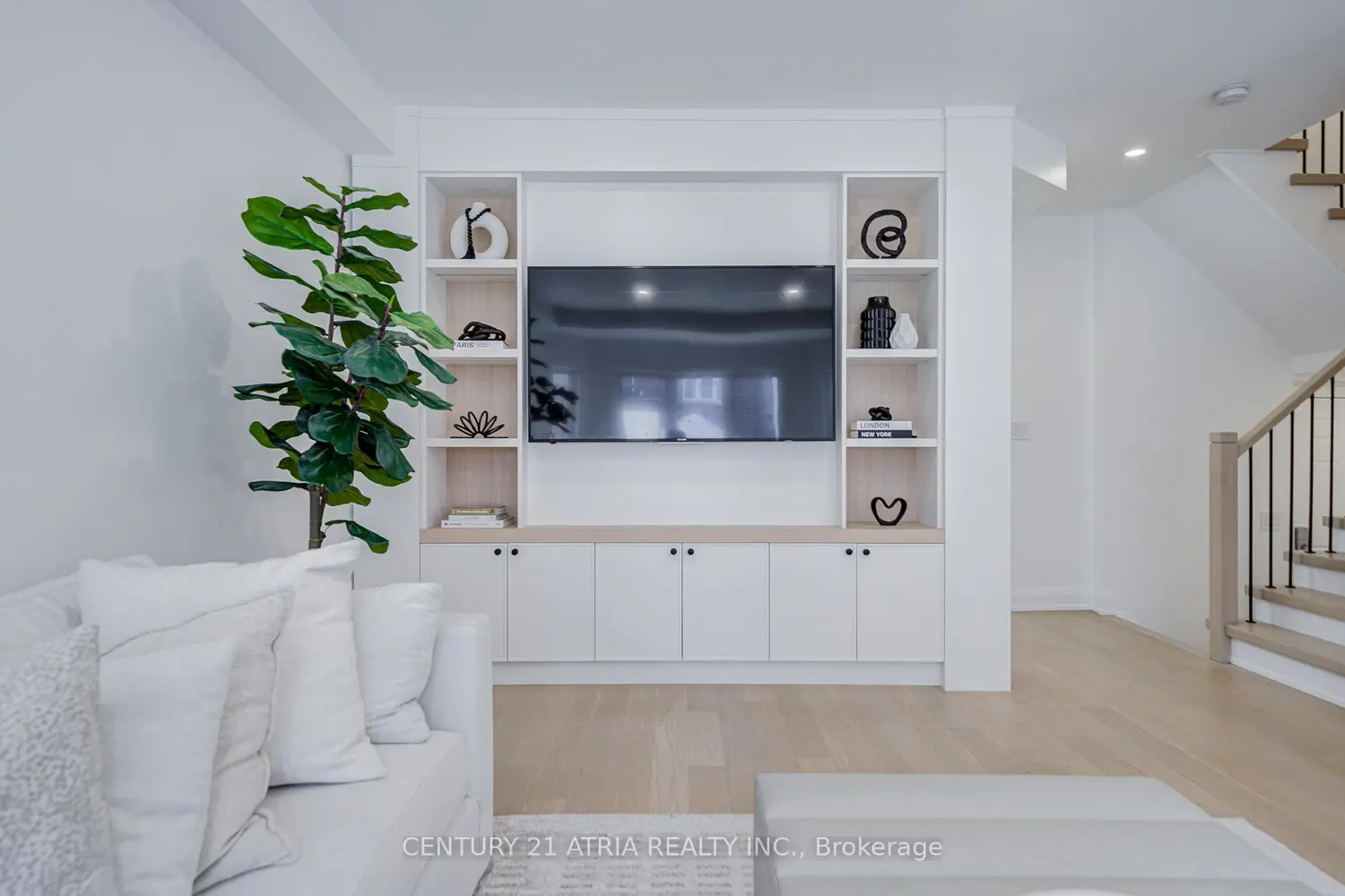15 Asner Avenue photo 3