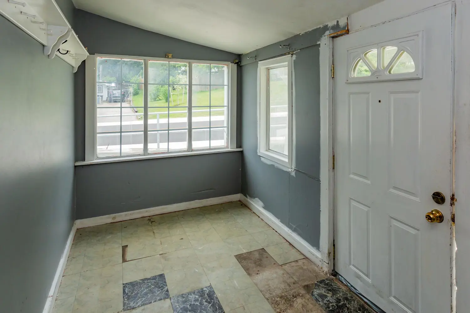 724 Rathbourne Avenue photo 3