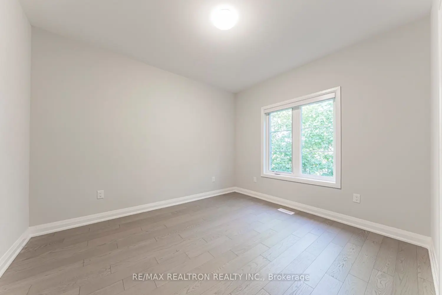 260 Eagle Street 18 photo 5