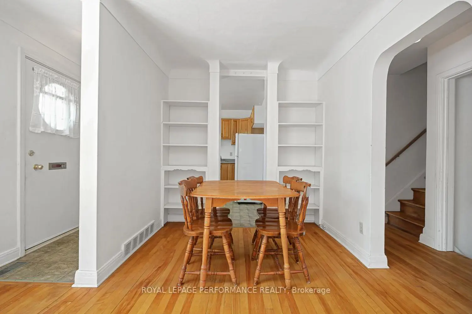 535 Dunbrack Street photo 3