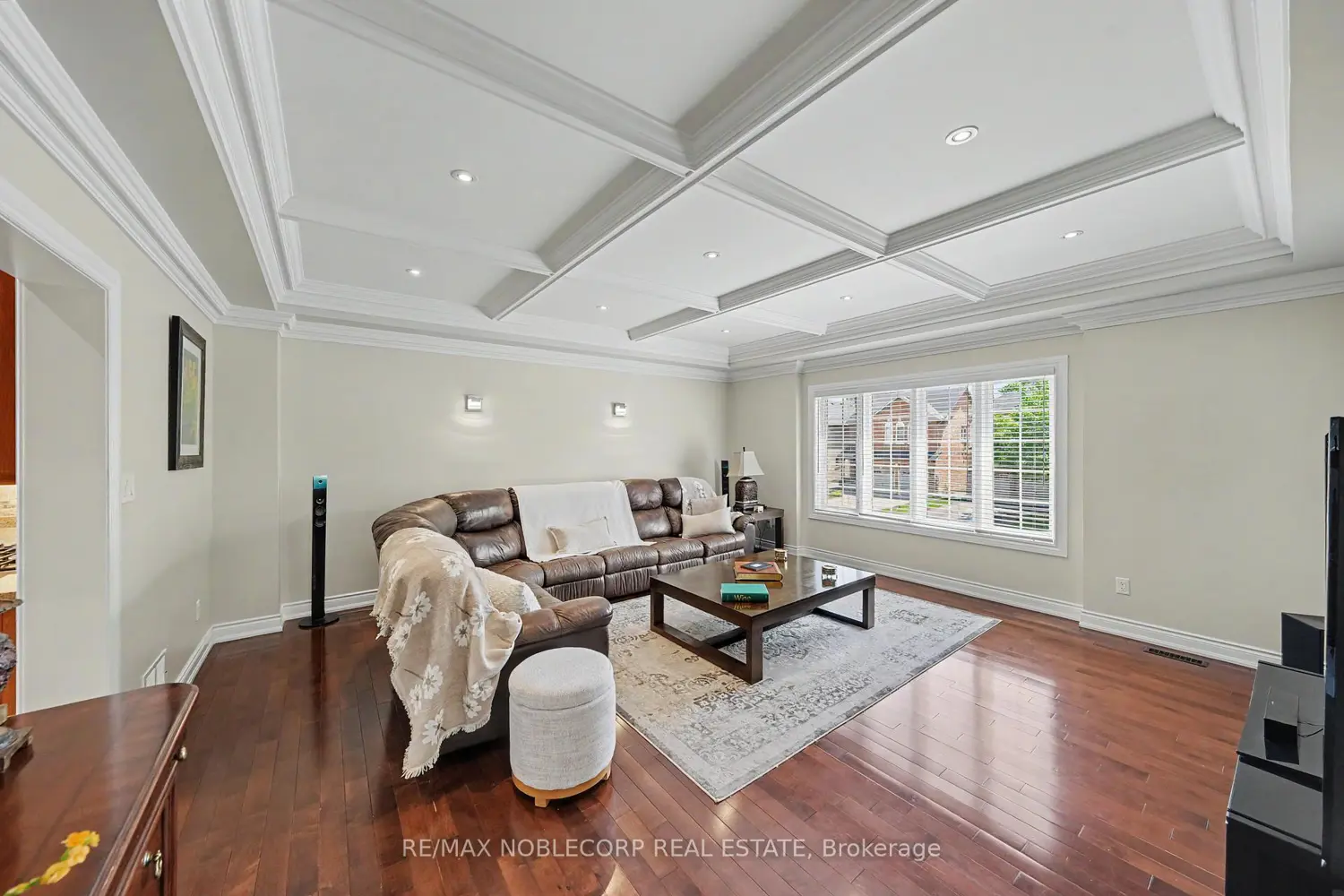37 Christensen Avenue photo 3