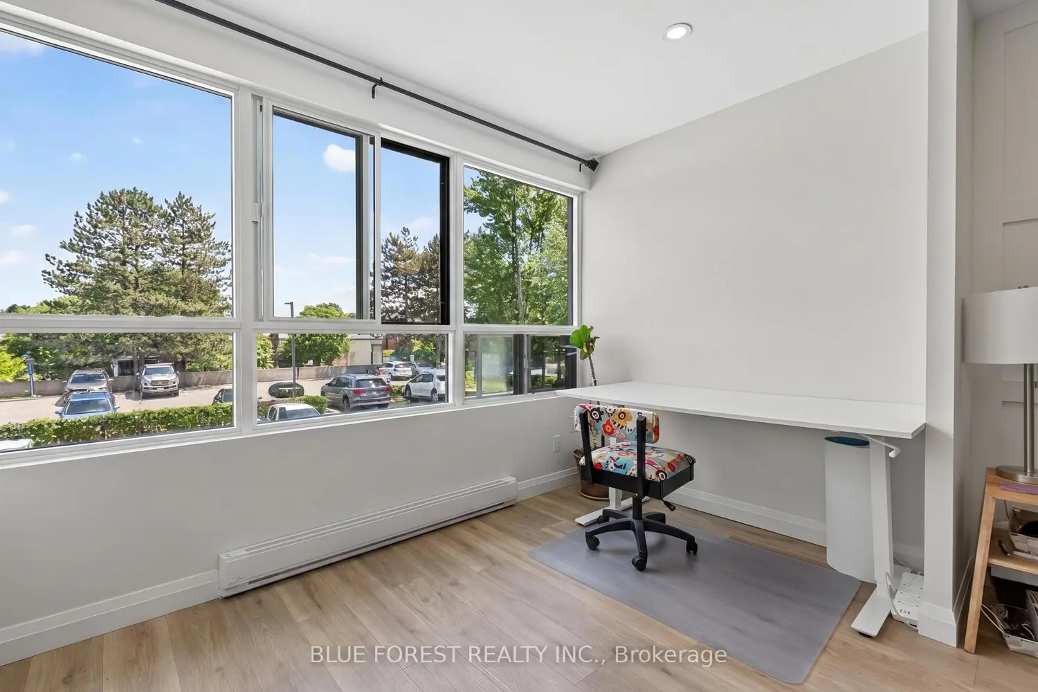 600 Grenfell Drive 202 photo 5
