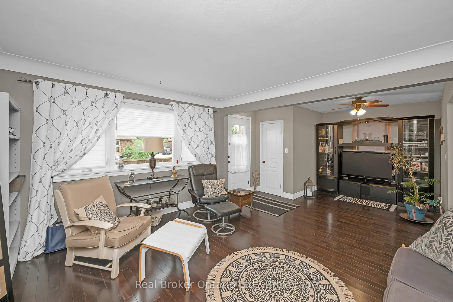 2 Cherry Avenue photo 4