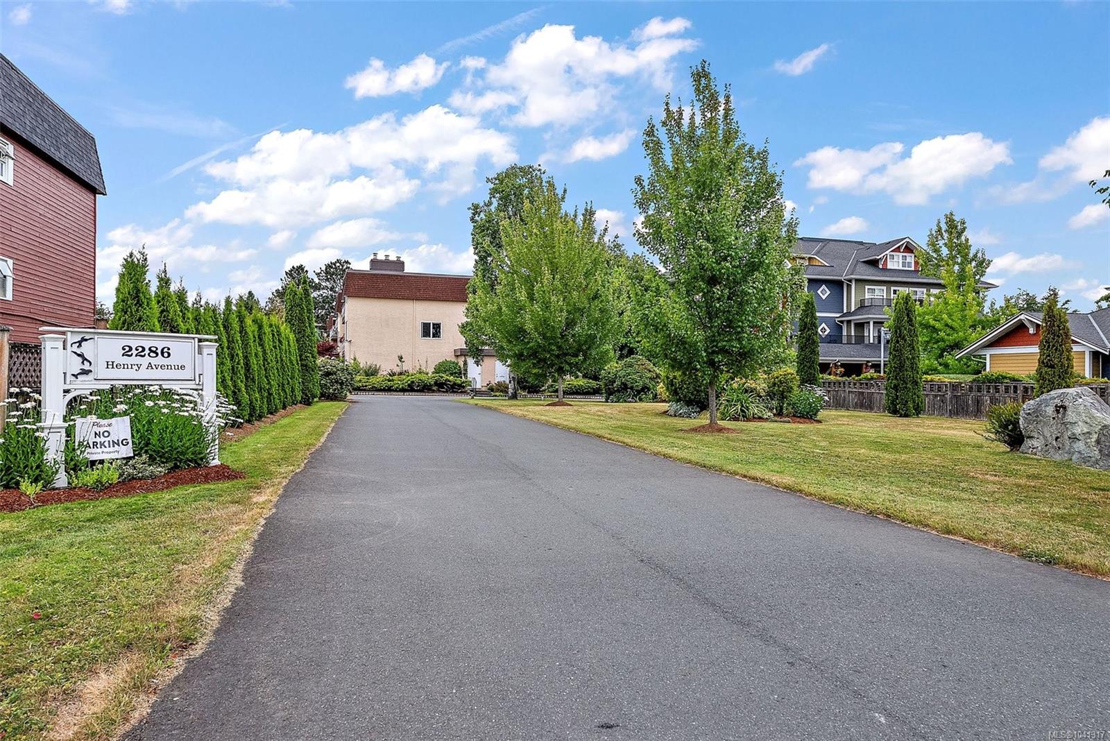 #204-2286 Henry Avenue, Sidney, BC, V8L 2B2