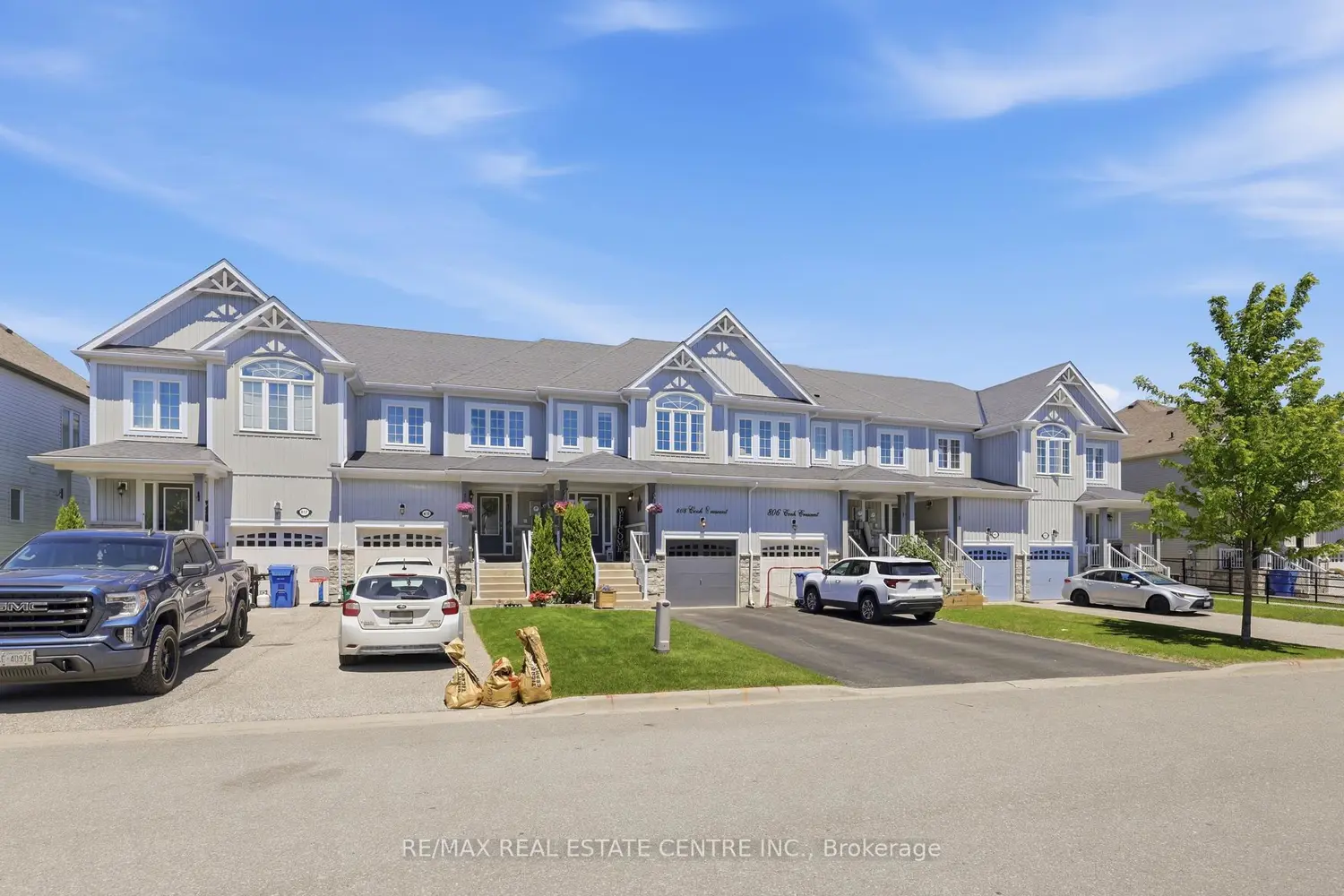 808 Cook Crescent