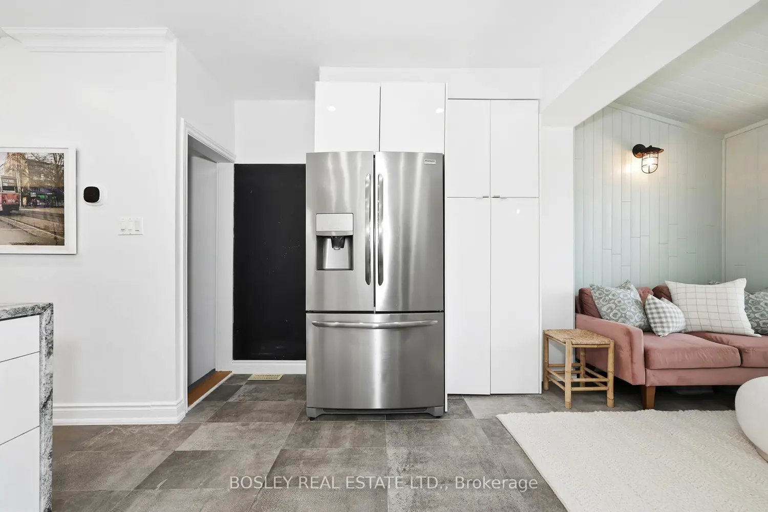682 Milverton Boulevard photo 3