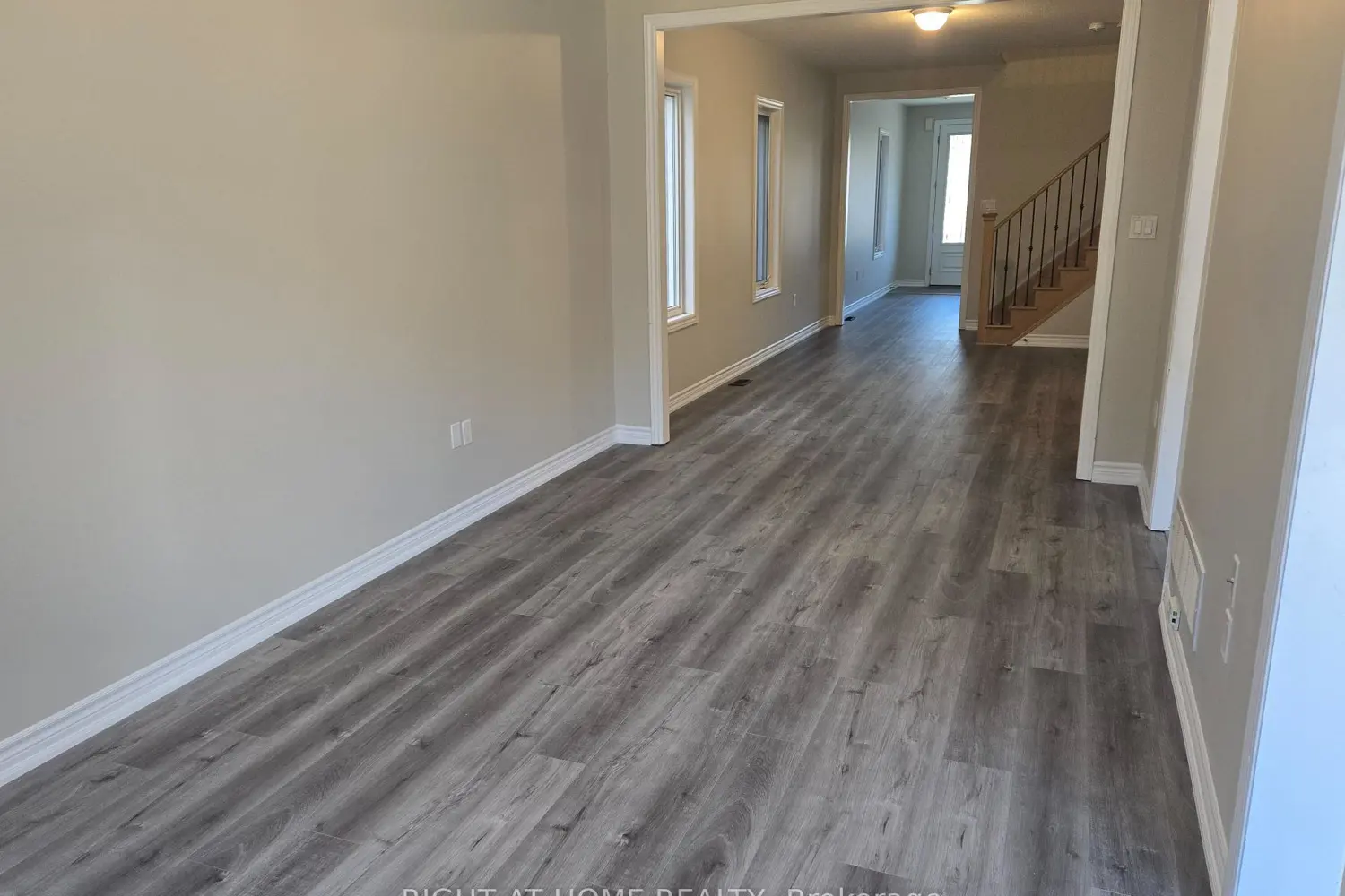 52 Holt Drive photo 2