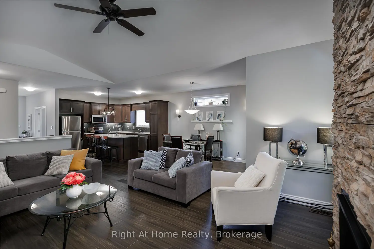 40 Birchmount Street photo 4
