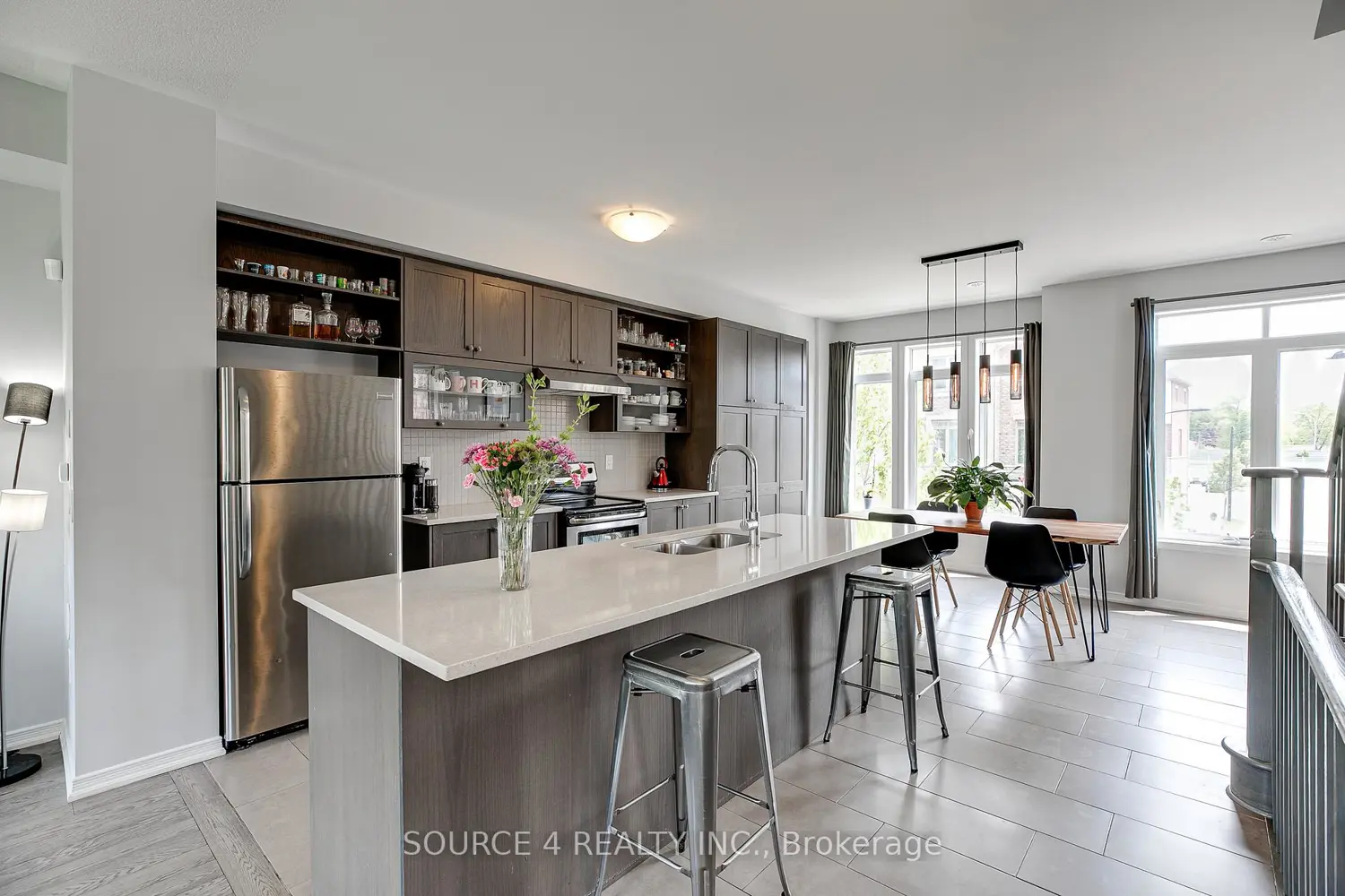 379 Ladycroft Terrace photo 4