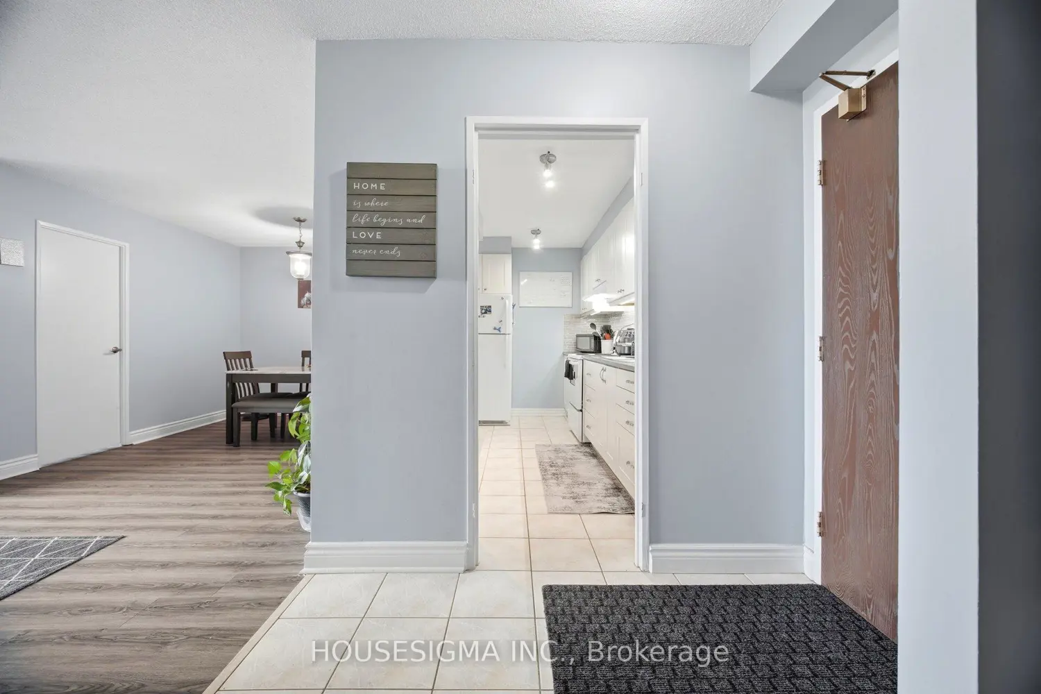 2929 Aquitaine Avenue 408 photo 4