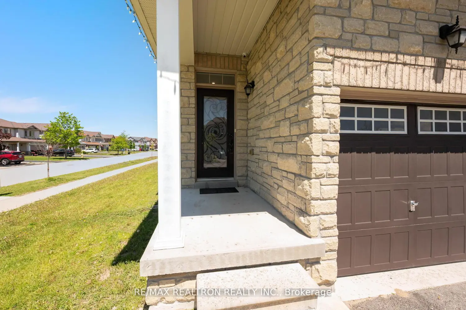 57 Sasco Way photo 2