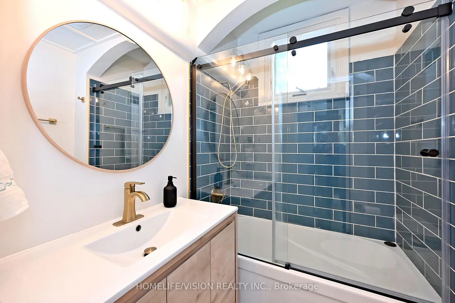 135 Elgin Street photo 4