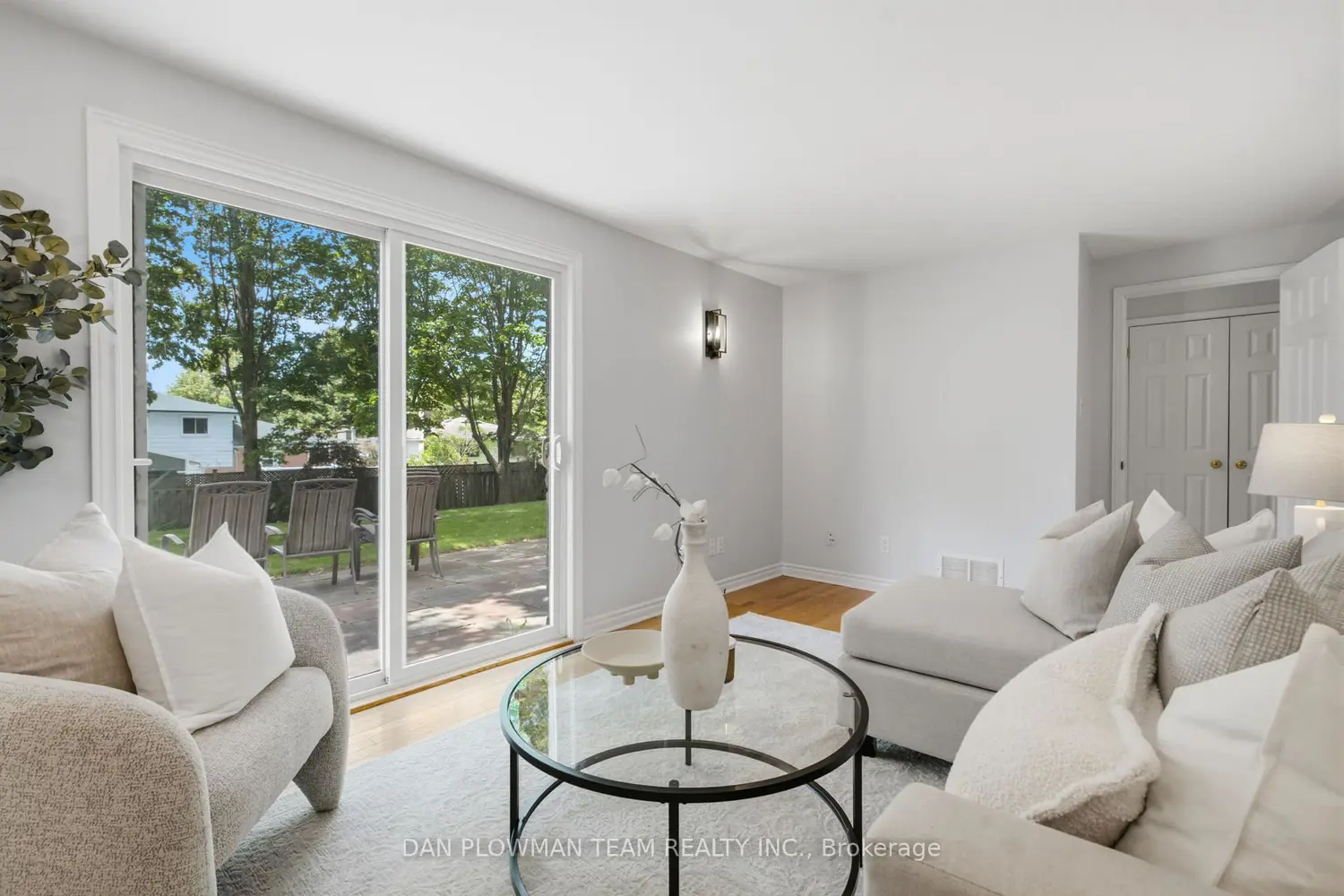 11 Mcclarnan Road photo 2
