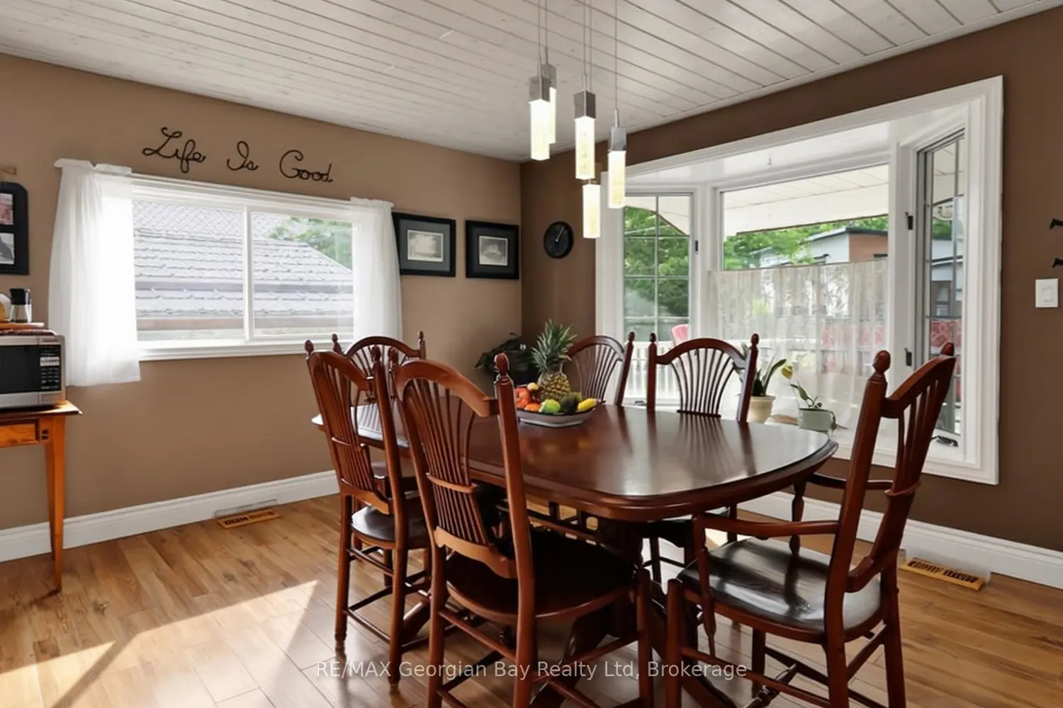 4 Moore Avenue photo 4