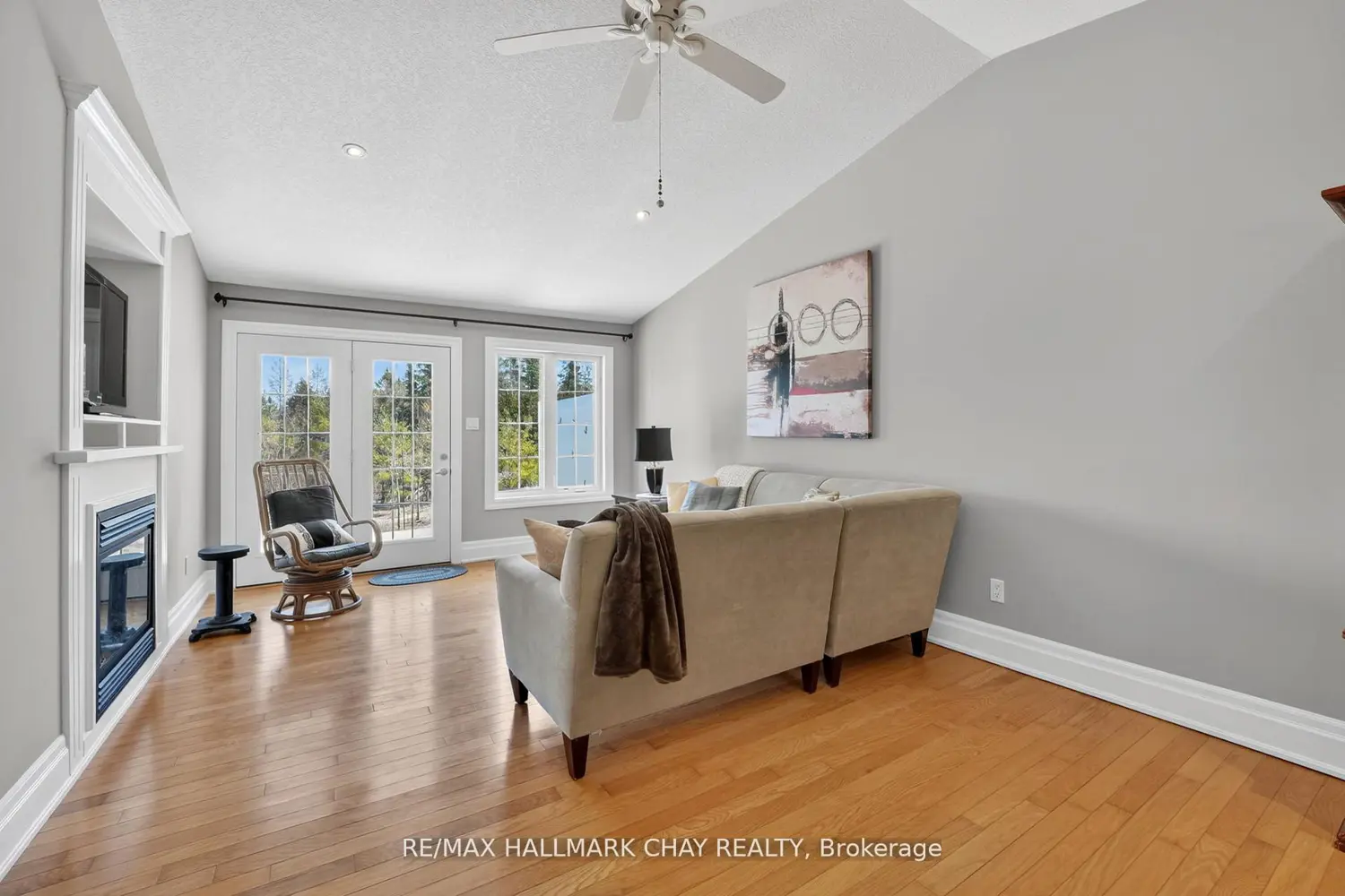 19 Greenway Drive photo 4