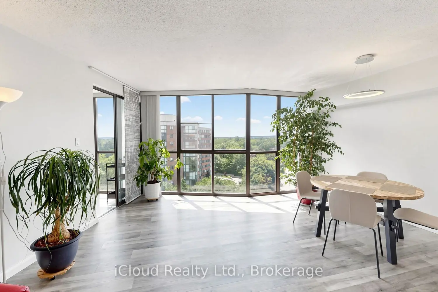 1230 Marlborough Court 1005 photo 3