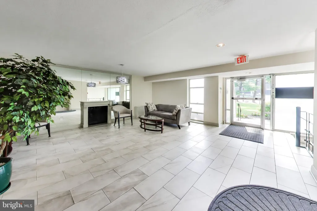 10300 Westlake Drive Unit S404, Bethesda, MD 20817