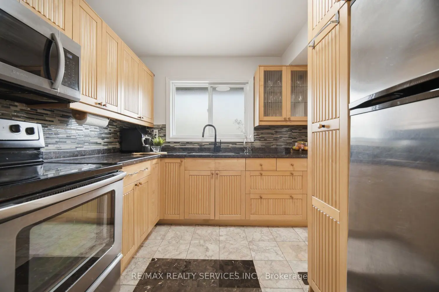 18 Gold Pine Court photo 4