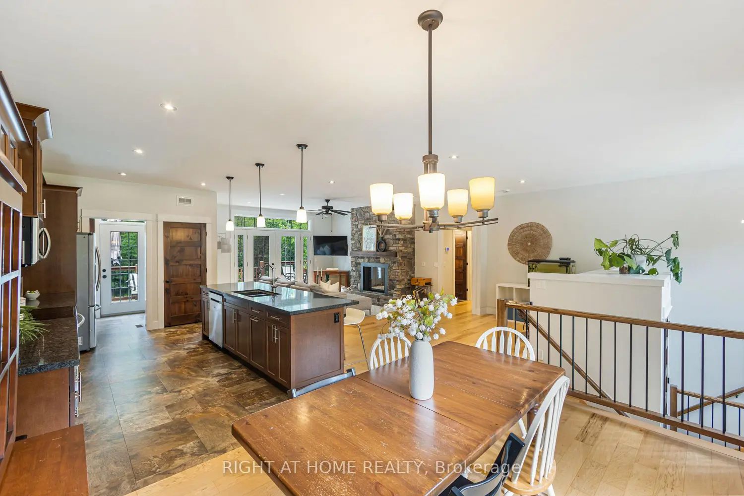 590 Golf Course Road photo 3