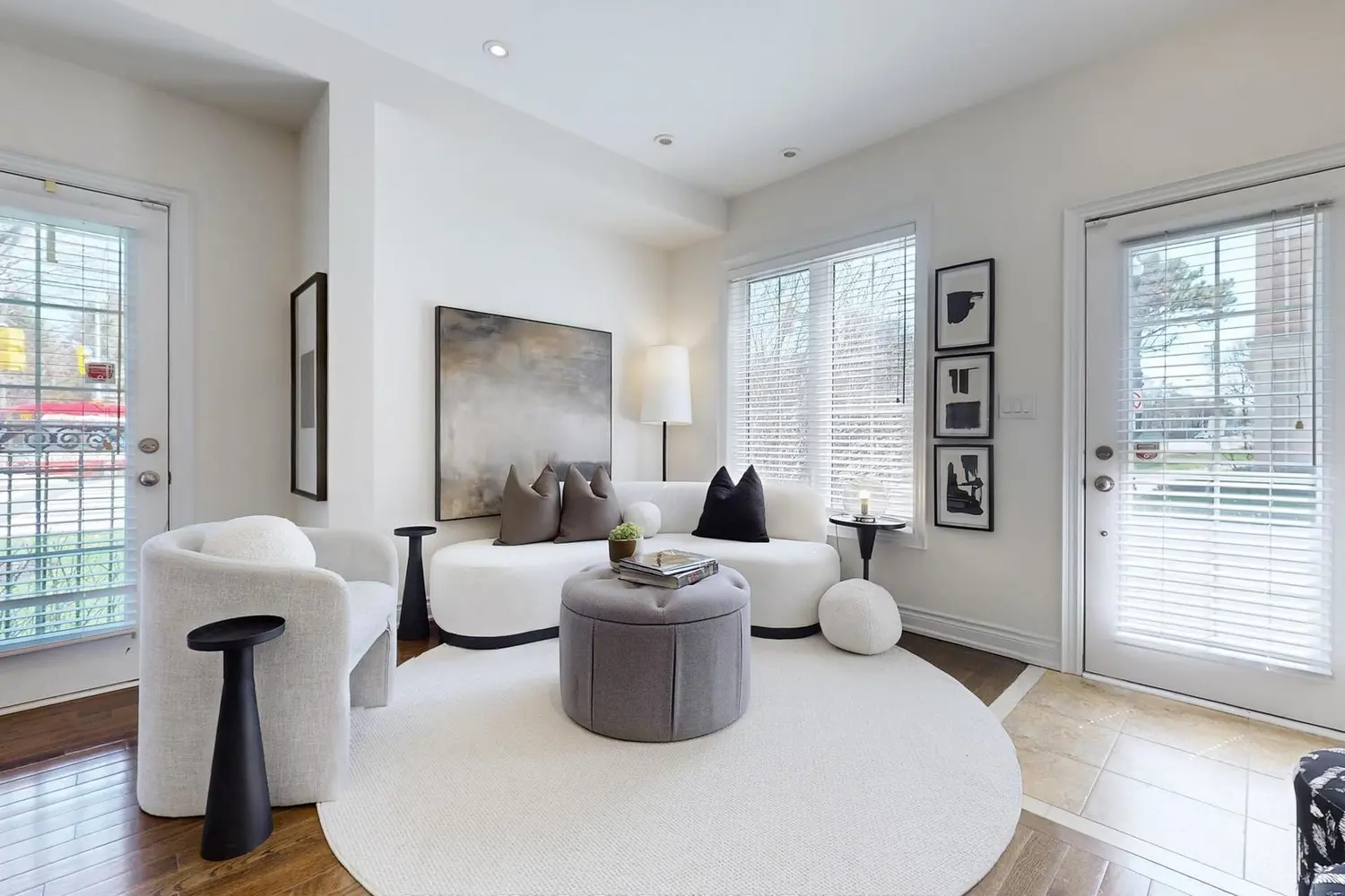 82 Hargrave Lane photo 3