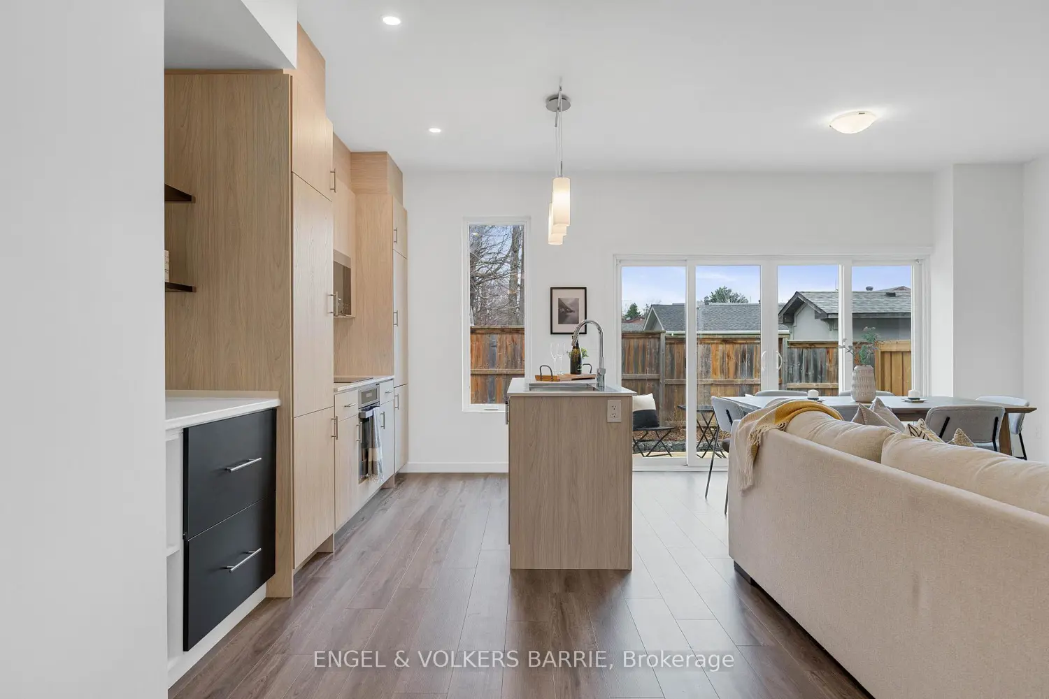 142 Athabaska Road photo 4