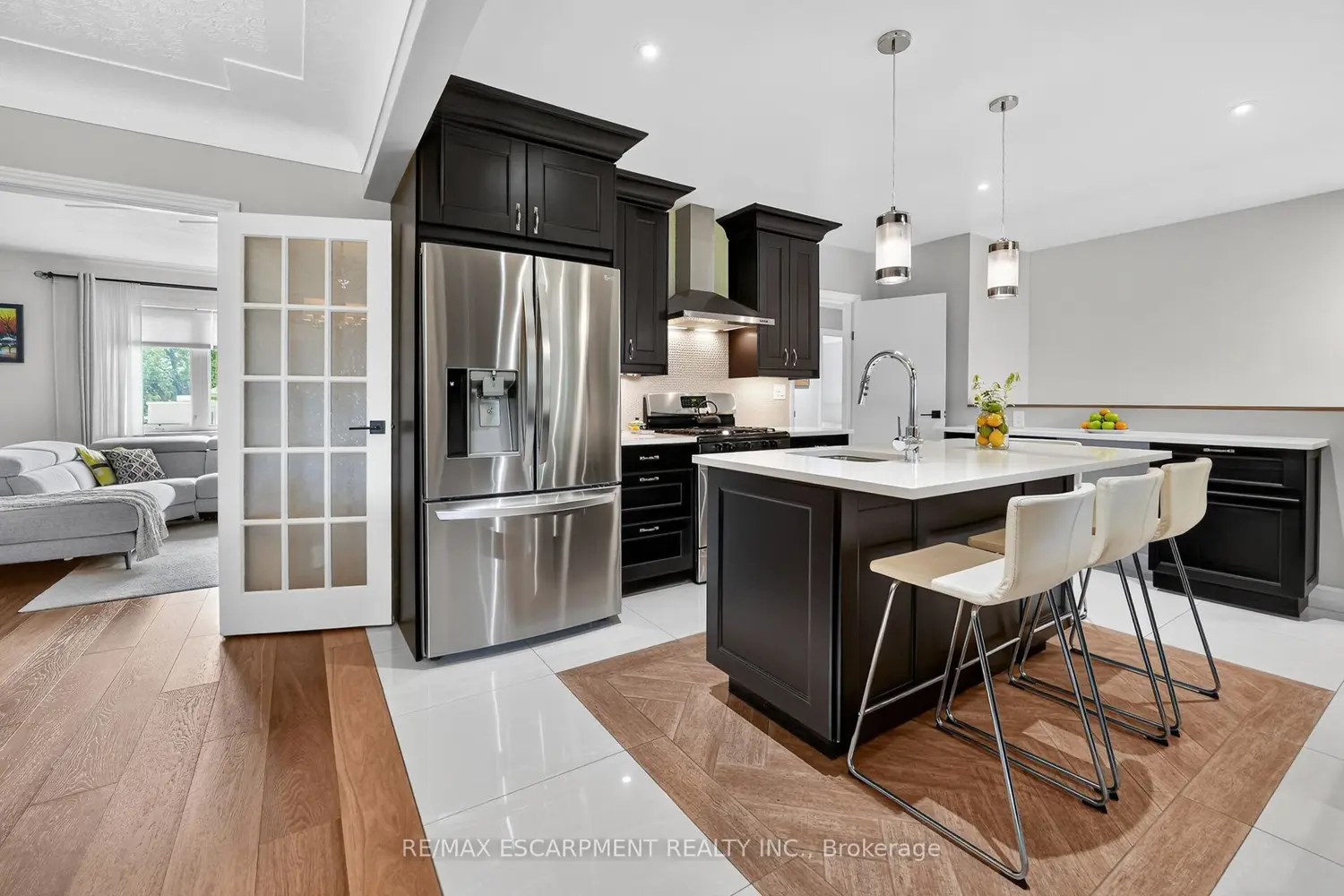 55 Glenview Drive photo 4