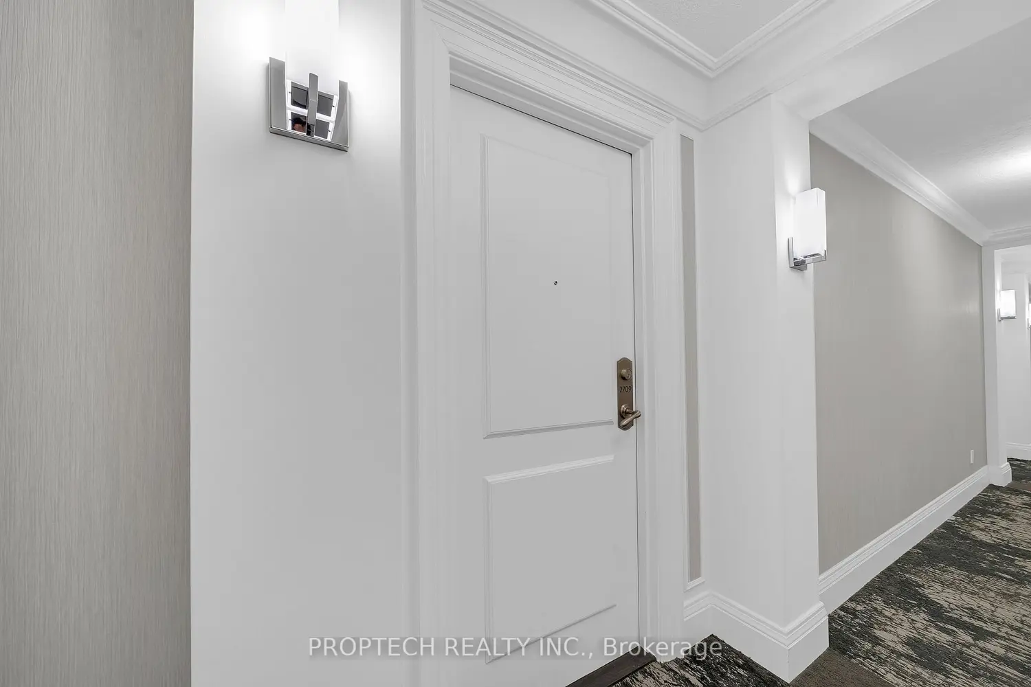 15 Greenview Avenue 2709 photo 2