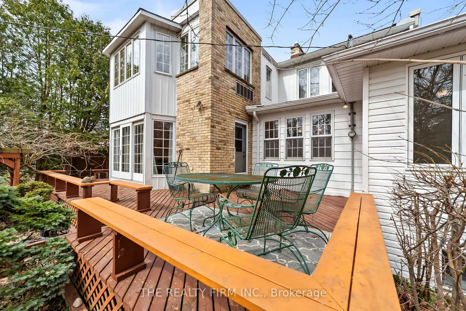 15 Mayfair Drive photo 5
