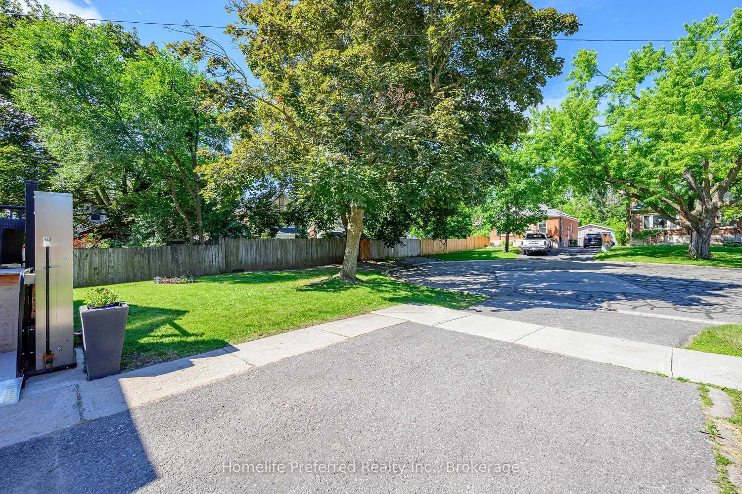 966 Noble Place photo 5