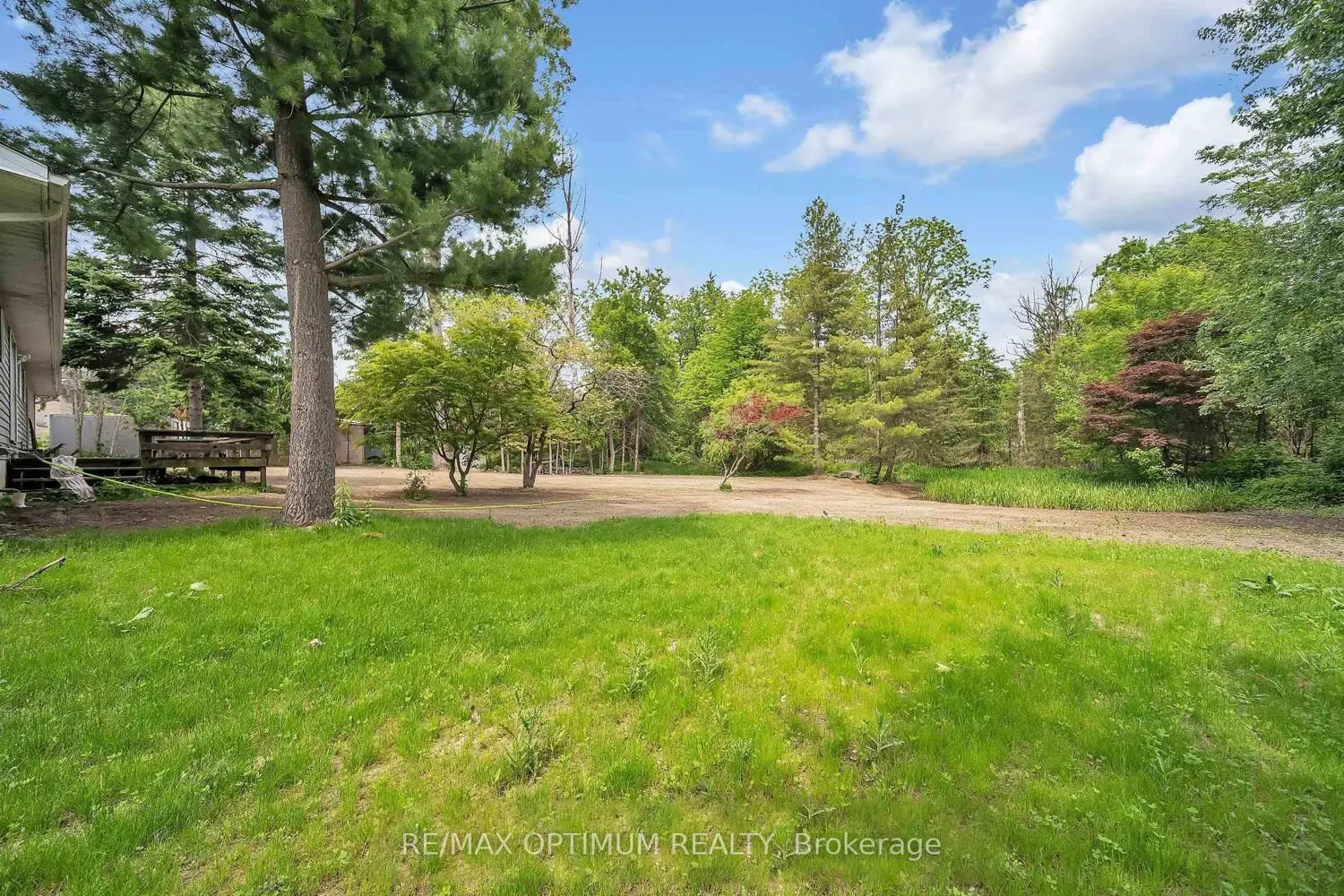 8295 Creditview Road photo 4