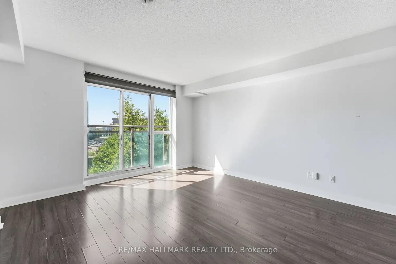 120 Dallimore Circle 417 photo 3