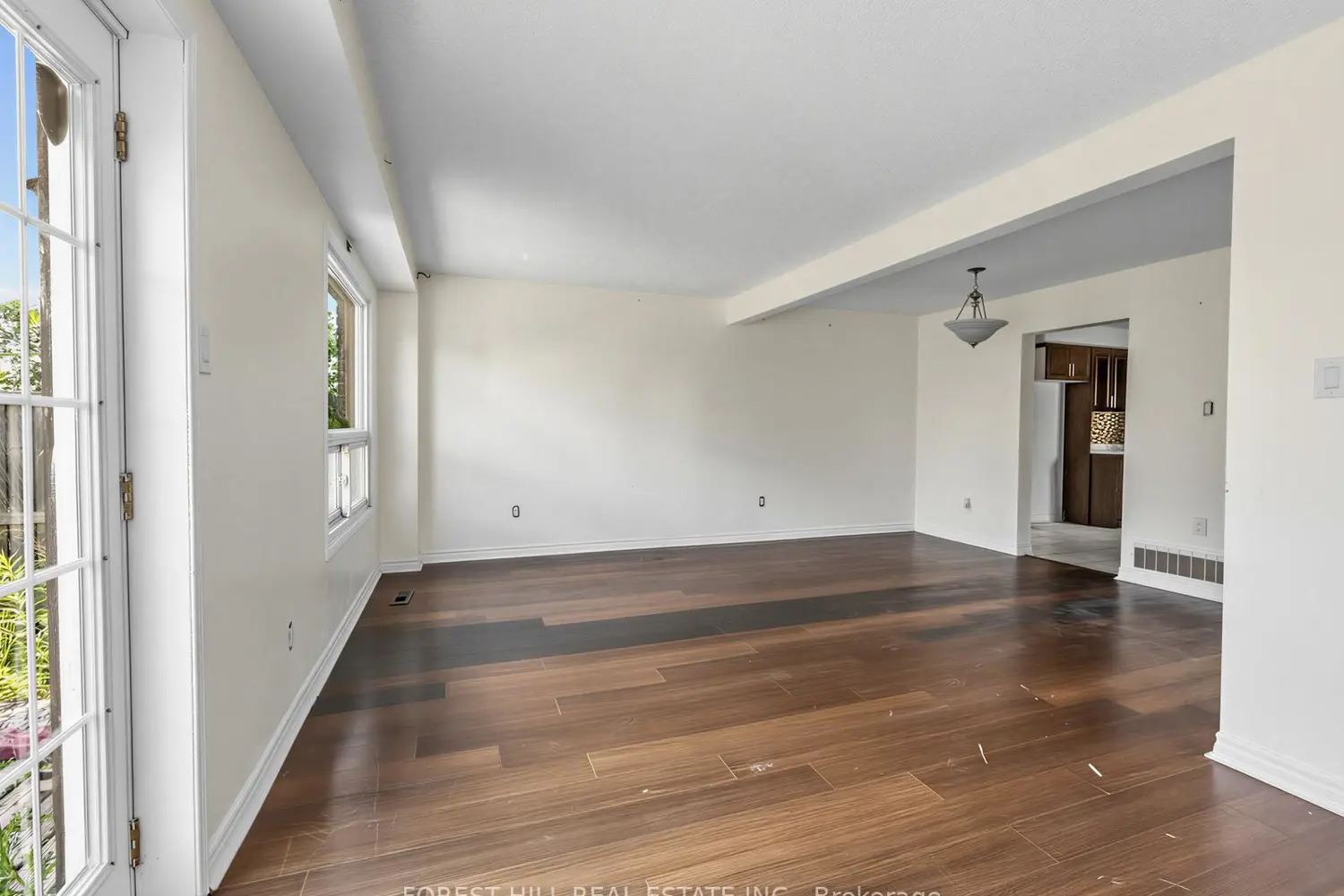 61 Royal Salisbury Way photo 5