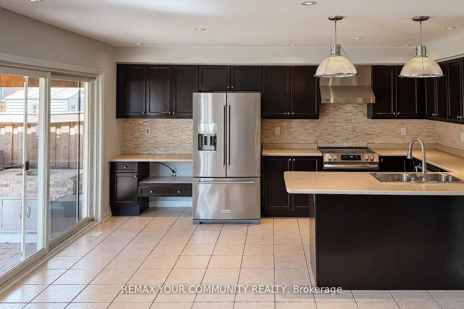 18 Gordon Drive photo 3