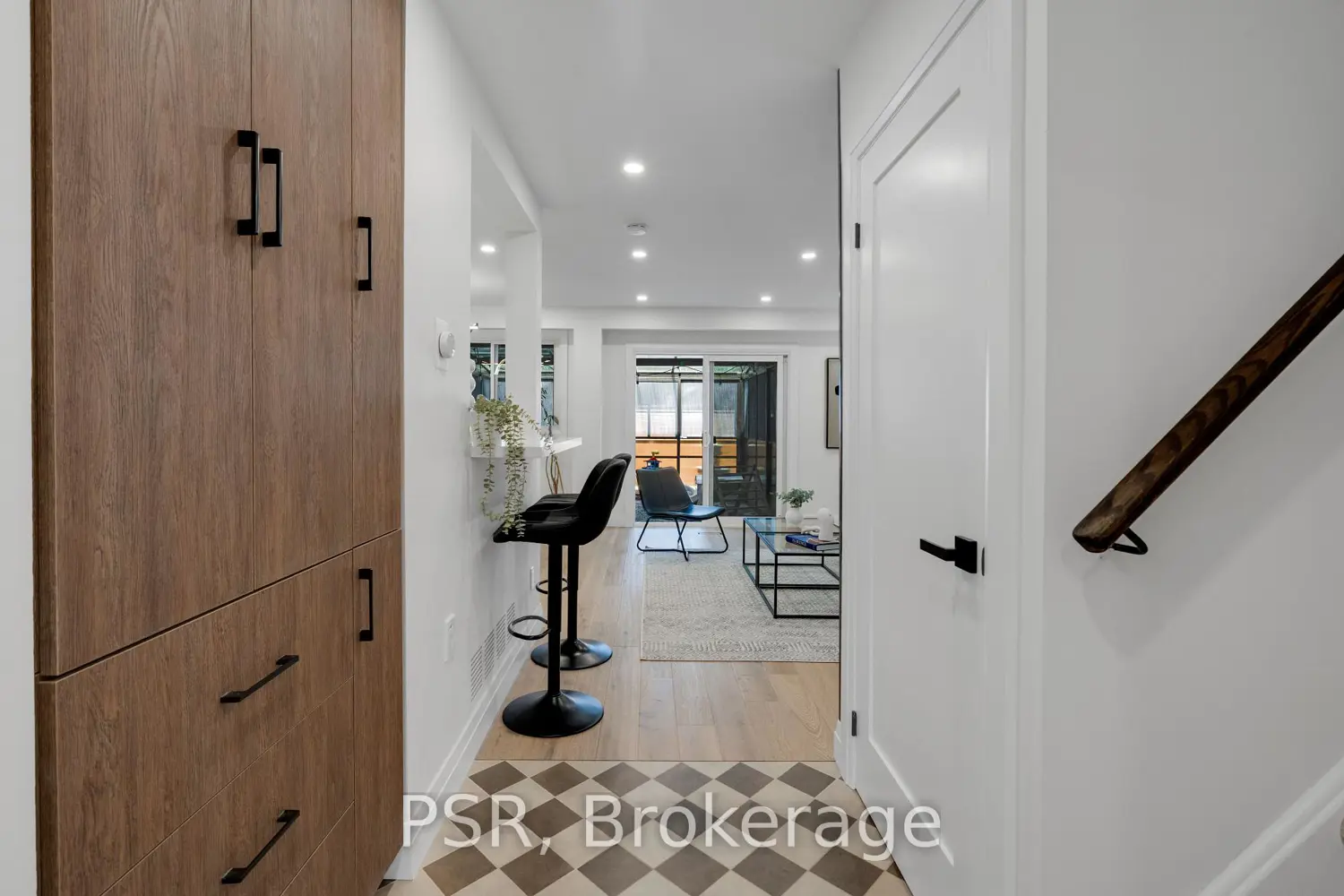 52 Daniele Avenue photo 4