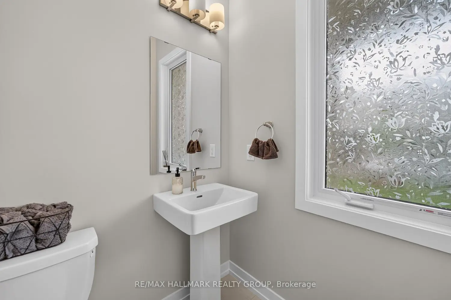 627 Alopex Row photo 4