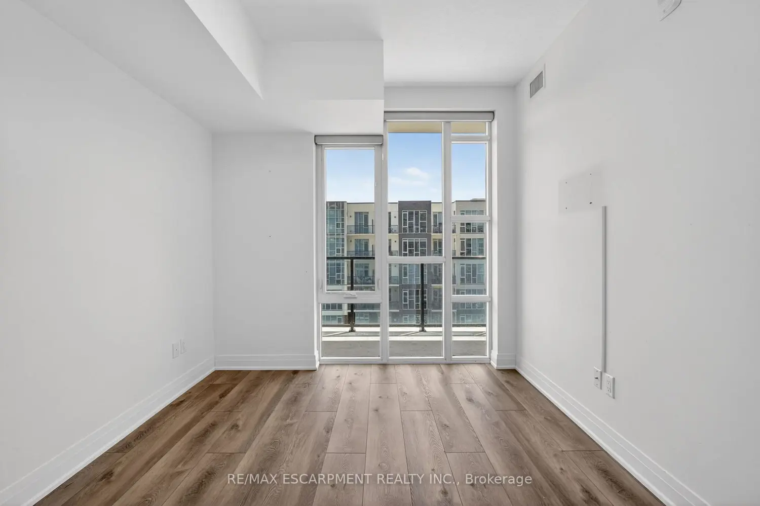 16 Concord Place 548