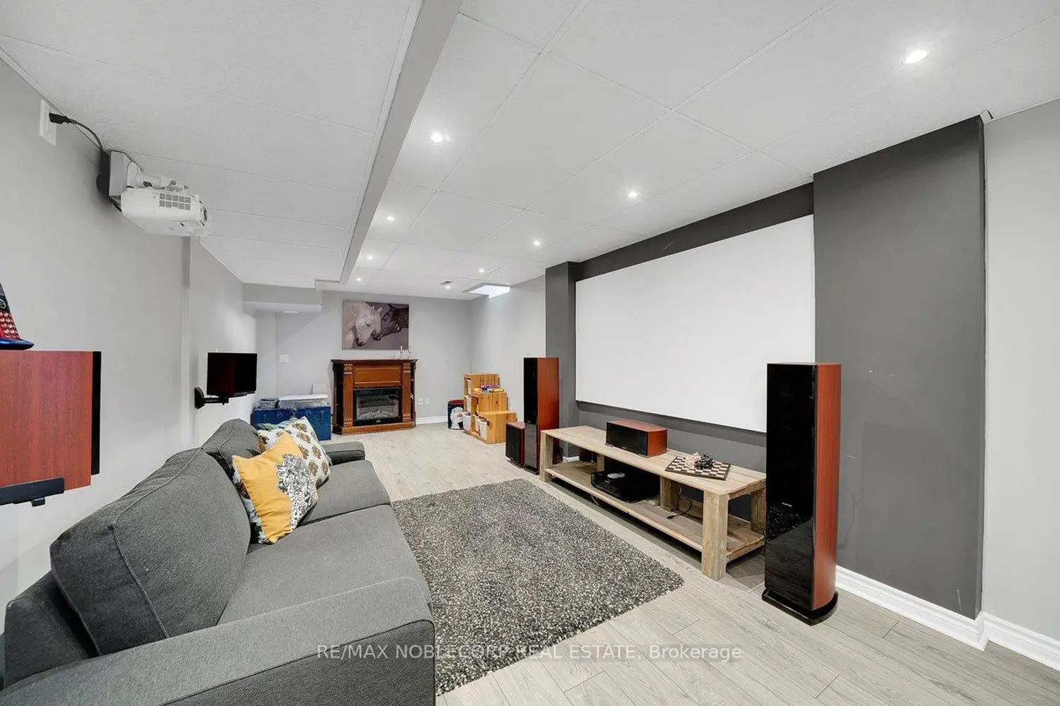 3 Castlehill Road photo 4