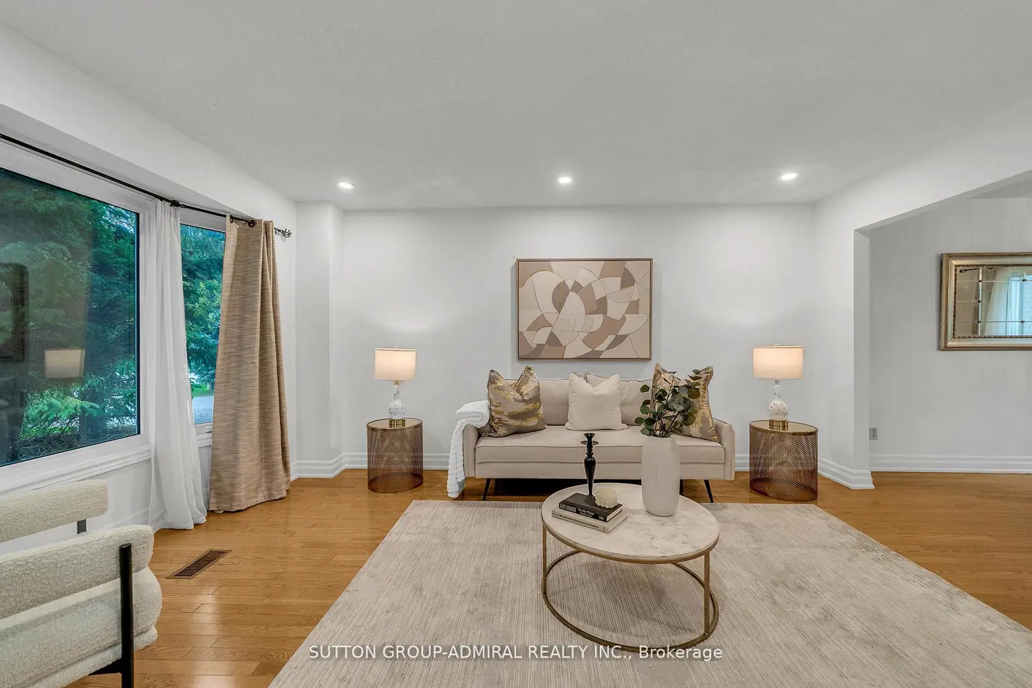 63 O'connor Crescent photo 2