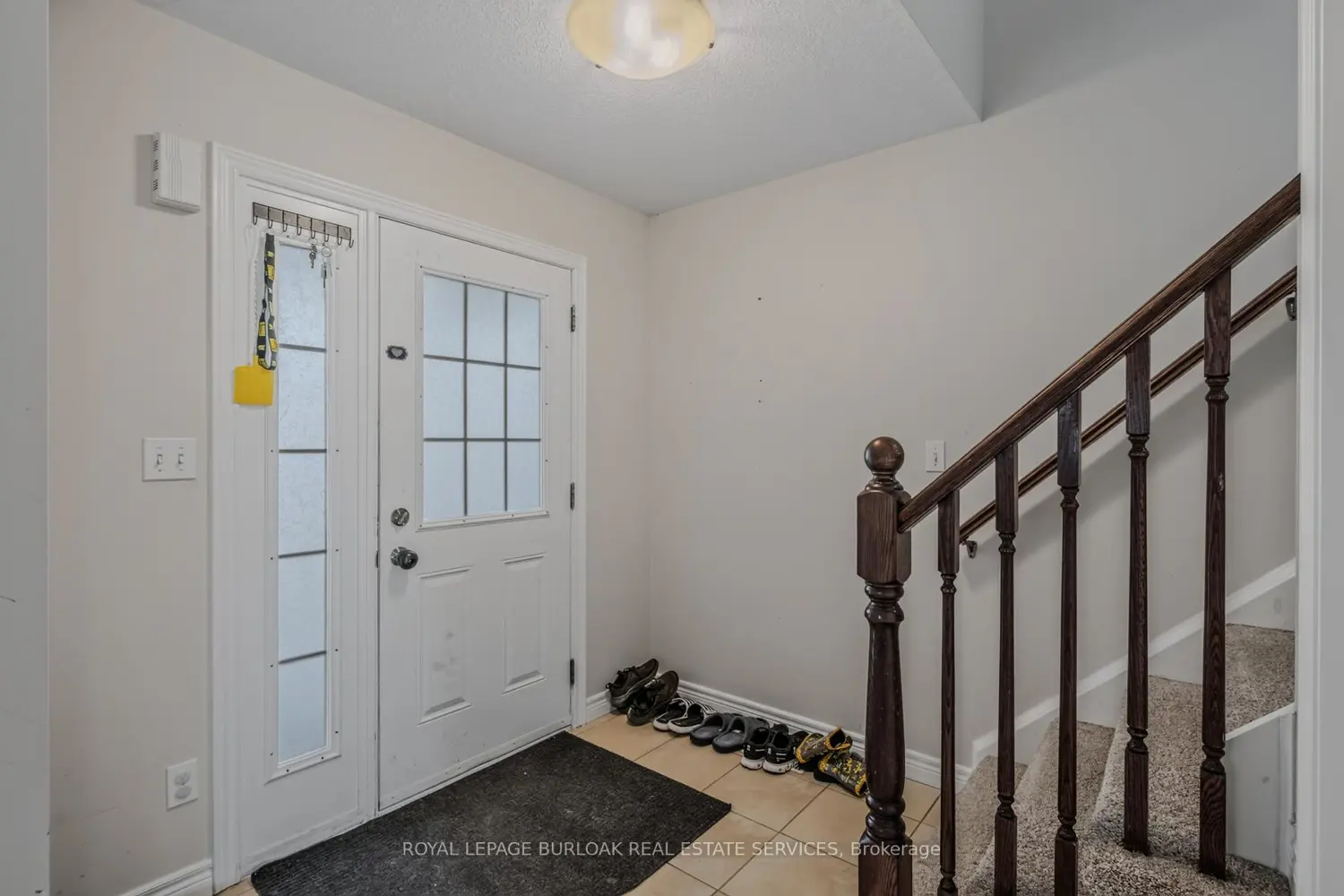 571 Champlain Avenue photo 3