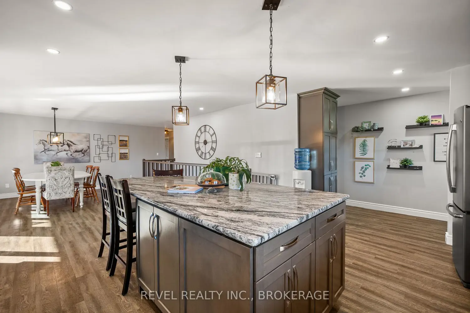2089 Sunbury Road photo 5