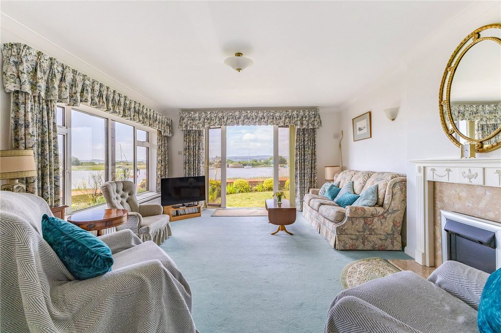2 bed flat for saleHalyards, Topsham, Exeter, Devon EX3 photo 4