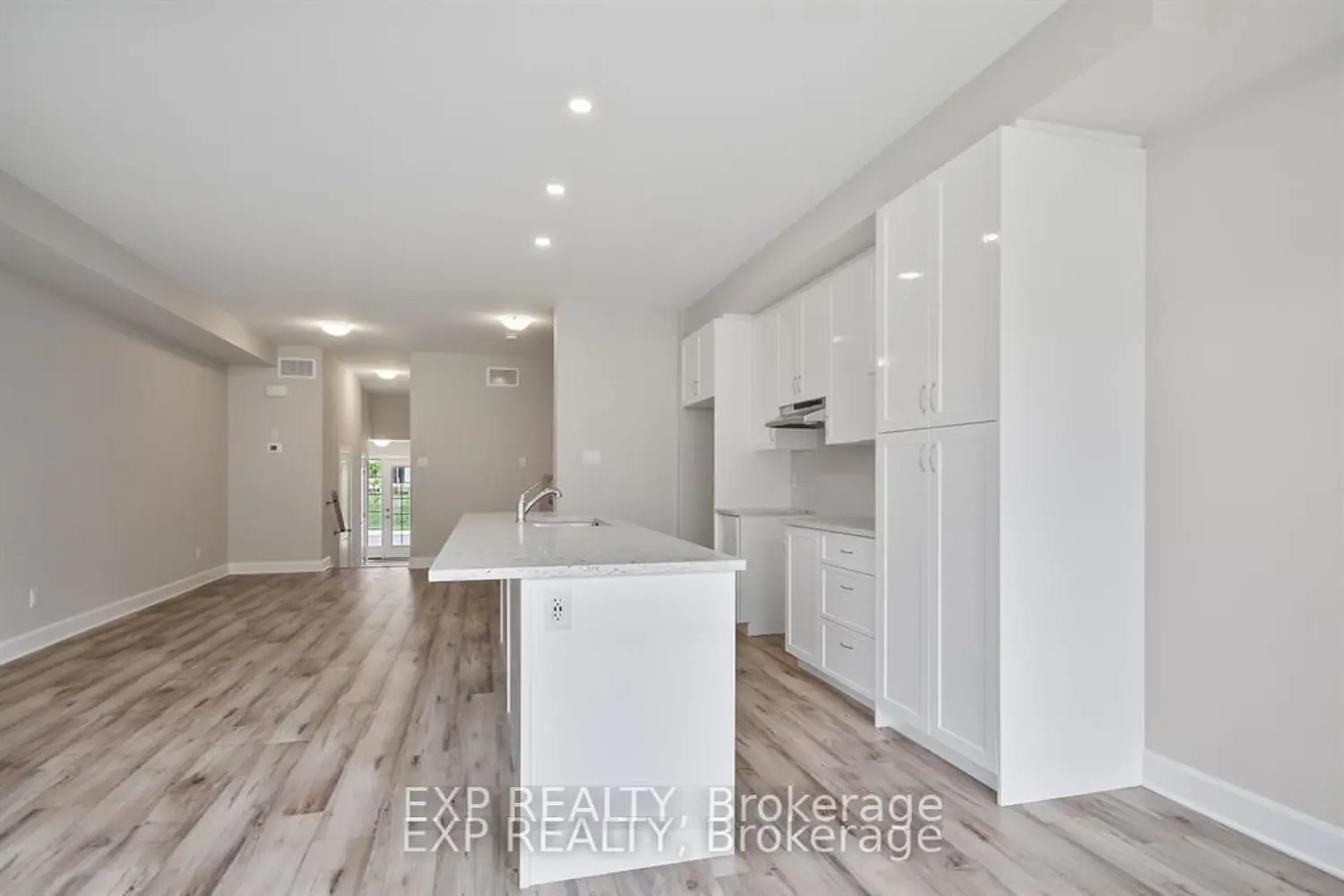 214 Hooper Street photo 3