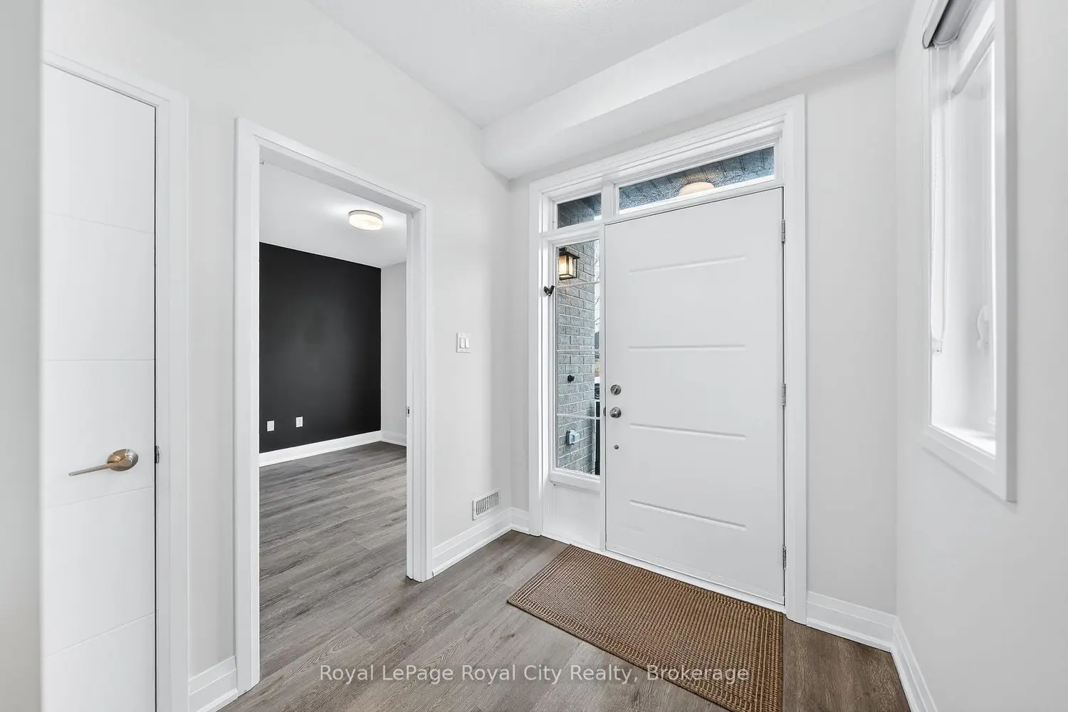 150 Huron Street photo 5